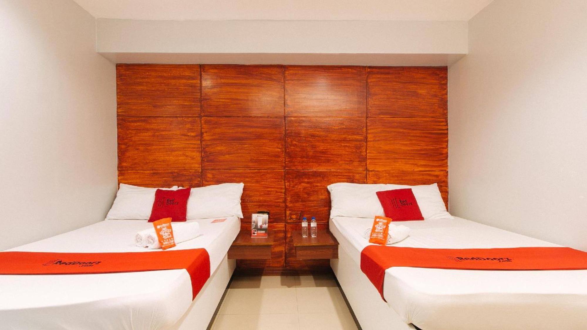 Reddoorz At Homa Resort Hotel Santiago  Экстерьер фото